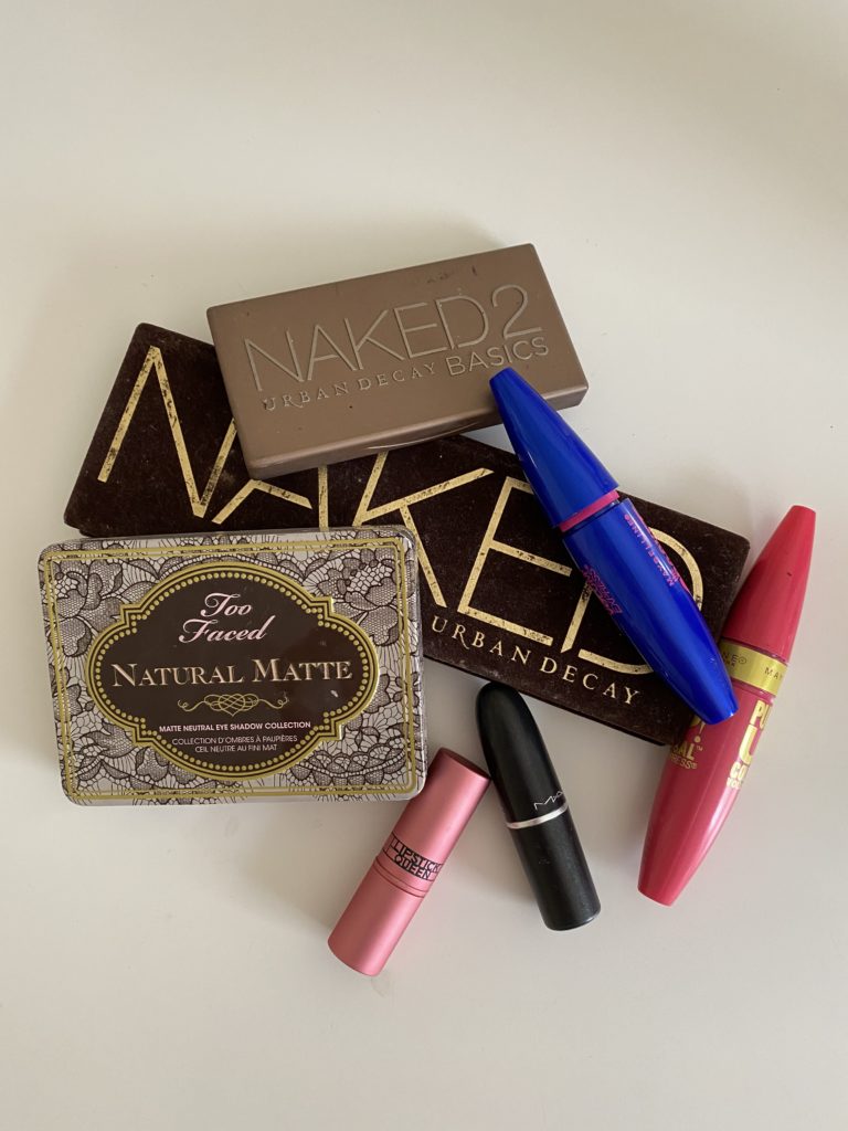 The Dangers of Counterfeit Makeup and How You Can Avoid It